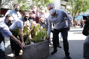 Reabren al tr&aacute;fico vehicular las calles del Centro cerradas por pandemia
