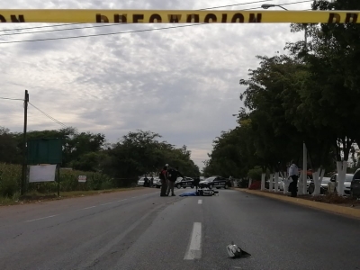 Horrible muerte de pareja de motociclistas, en San Pedro, Navolato