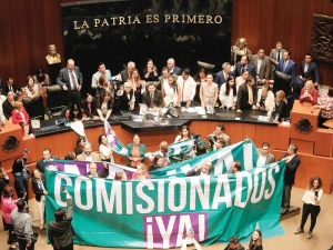 Morena &lsquo;chamaquea&rsquo; a la oposici&oacute;n, se desata caos; el Senado qued&oacute; paralizado