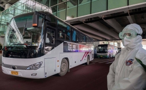Grupo de investigadores de la OMS llega a Wuhan para indagar origen del Covid-19