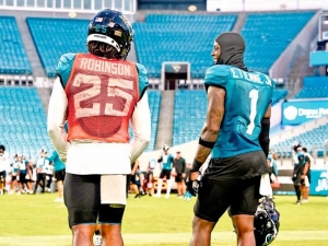 Jets reacciona; amarran cambio de James Robinson