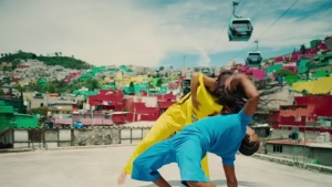 Sheinbaum celebra aparici&oacute;n de la CDMX en video de Elton John y Britney Spears