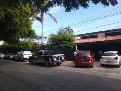 Con balazo en el pecho, hallan cad&aacute;ver en ex residencia de padre de Yolanda Andrade