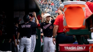 Joey Meneses pega jonr&oacute;n por tercer d&iacute;a seguido y Nacionales vencen a Rangers 7-2