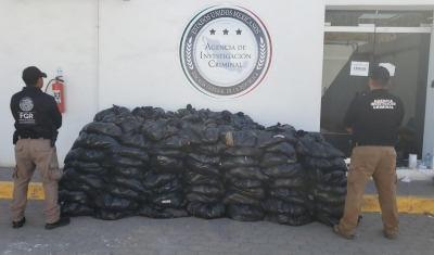 Hallan en tractocamión sobre la carretera México 15, con aproximadamente 2 toneladas de probable metanfetamina