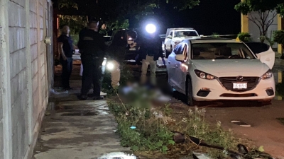 Hallan a joven asesinado de dos balazos dentro de veh&iacute;culo en Pueblos Unidos, Culiac&aacute;n