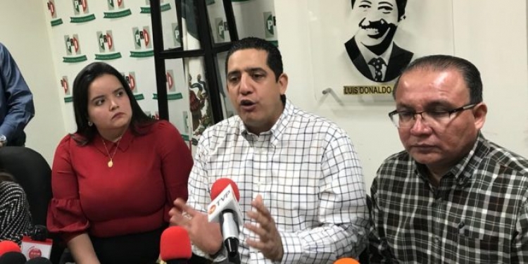 Lo que menos interesa a la sociedad, es que los diputados de Morena se reelijan: PRI
