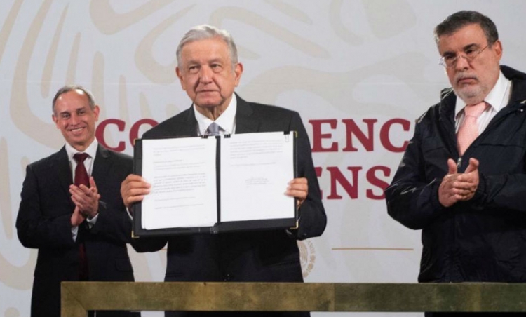 AMLO env&iacute;a solicitud de consulta para enjuiciar a expresidentes al Senado