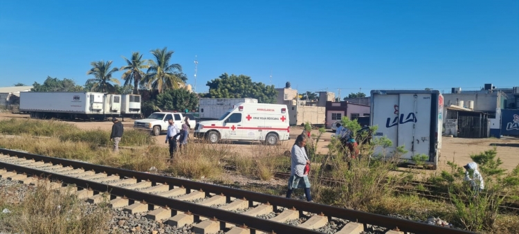 Empleada de supermercado muere arrollada por el tren en Elota