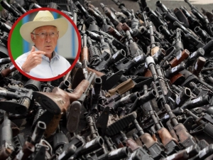 Vamos a triplicar el esfuerzo contra el tr&aacute;fico de armas hacia M&eacute;xico: Ken Salazar