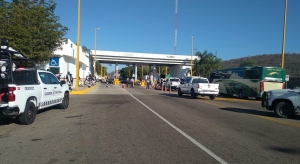 Evitan la toma de la caseta de cobro de Lim&oacute;n de los Ramos