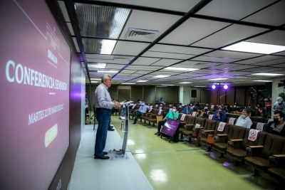 No le gustaría al gobernador una playa nudista en Sinaloa