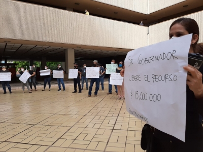 Aumentan los reclamos contra el gobernador Quirino; ahora son trabajadores de centros penitenciarios