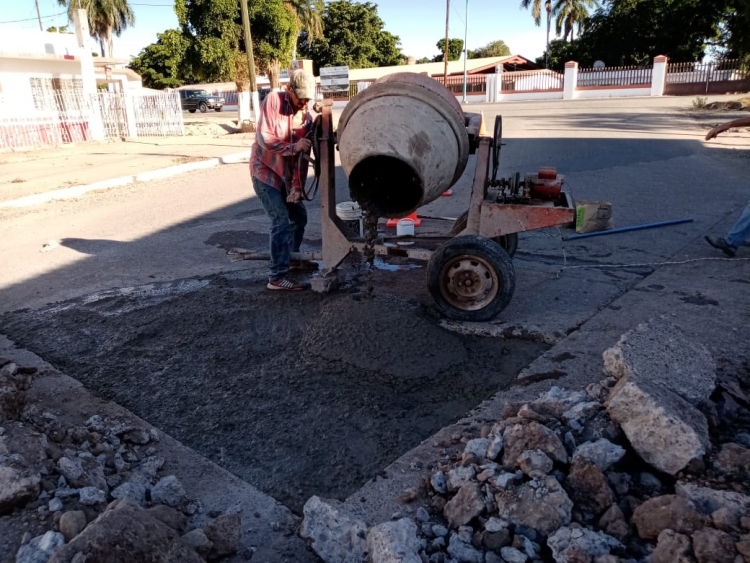 Ayuntamiento mejora las vialidades de la cabecera municipal de Angostura