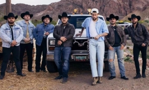 Bad Bunny se sube a la moda del g&eacute;nero regional mexicano de la mano de Grupo Frontera