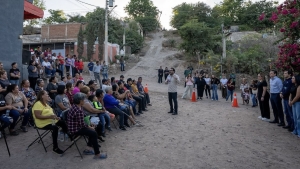 Exigen vecinos de la colonia Amistad la pavimentaci&oacute;n de calle Fray Bernardino, con tr&aacute;mites desde hace 30 a&ntilde;os