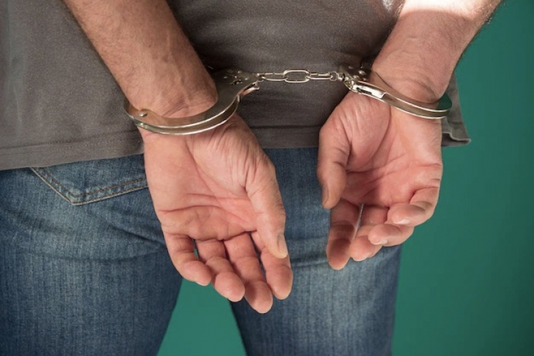 Dan 4 a&ntilde;os y 6 meses de c&aacute;rcel a sujeto por robo y lesiones a su madre y padrastro