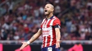 'Chicharito' Hern&aacute;ndez falla un gol casi cantado, pero no pas&oacute; factura a Chivas contra Toluca