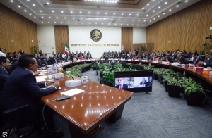 El INE rechaza proyecto que propon&iacute;a paridad de g&eacute;nero en gubernaturas
