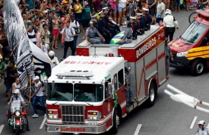 El pueblo despide a su Rey, Pel&eacute;; Departamento de Bomberos transporta el f&eacute;retro rumbo al cementerio