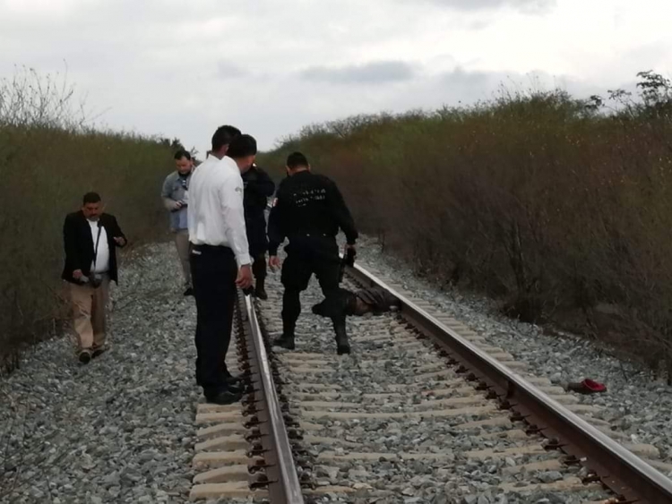 Localizan muerto a trampa sobre la v&iacute;a del ferrocarril, en Salvador Alvarado