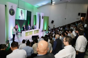 Reitera Gobernador Rocha su total respaldo al sector agr&iacute;cola ante socios y directivos de la AARC