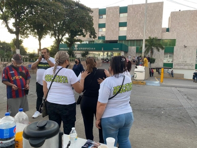 Rescate 33:3 llev&oacute; palabras de fe y oraci&oacute;n a familiares de hospitalizados