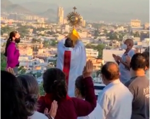 Pese a pandemia, acuden decenas a rendir tributo a San Judas Tadeo, en &ldquo;La Lomita&rdquo;