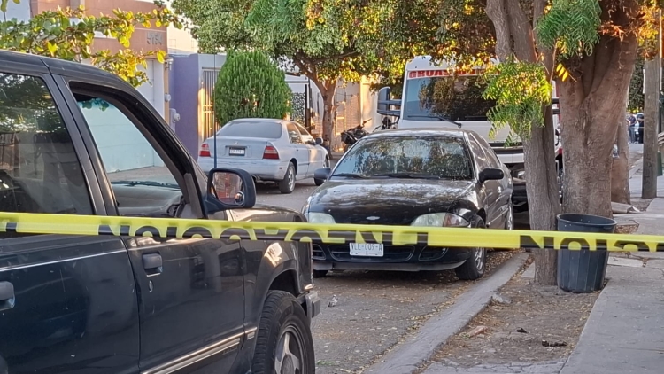 Joven de 19 a&ntilde;os es asesinado en la cochera de una vivienda en Urbivilla del Roble