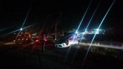 &iexcl;Cerca la vieron! Pareja sufre aparatosa volcadura en la Isla Musala, Culiac&aacute;n