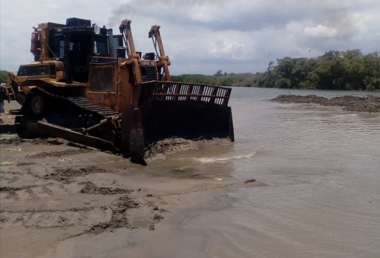 Pescadores de Villa Unión piden al Gobernador que abra la boca del río Presidio