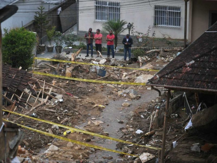 Asciende a 176 la cifra de muertos por tromba en Brasil