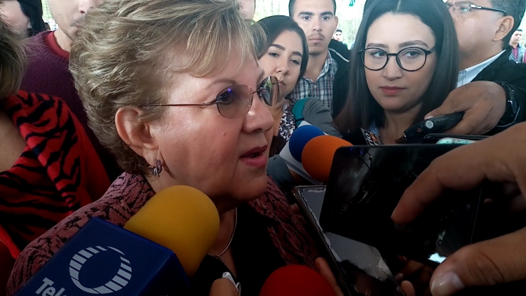 Se sacude Sylvia Paz las cr&iacute;ticas sobre su reelecci&oacute;n