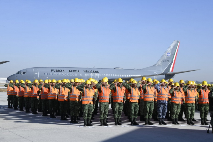 Bienvenida a los 120 agentes militares, y a 180 de la Comisión Nacional Forestal especializados que participaron en febrero an la sofocación de incendios en Chile