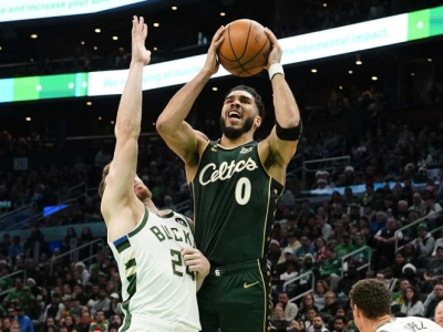 Celtics vencen a Bucks y refuerzan su liderato de conferencia