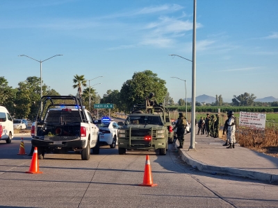 Choca patrulla de militares contra veh&iacute;culo particular, hay tres soldados heridos, en Culiac&aacute;n