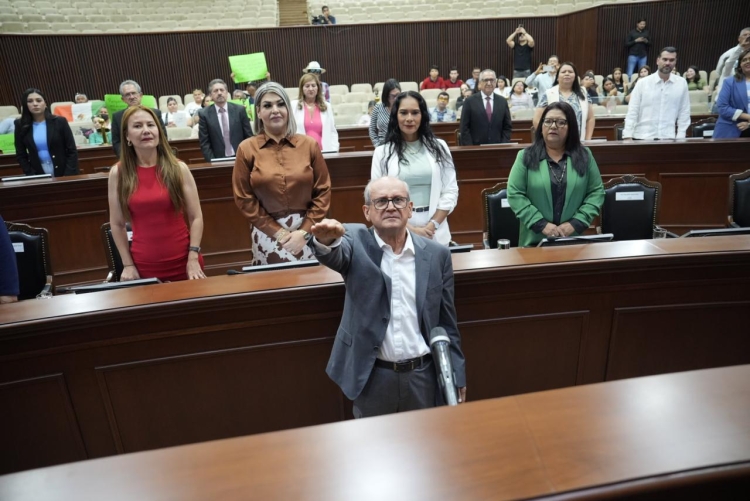 Aprueba Congreso de Sinaloa licencia del diputado Bernardino Antelo