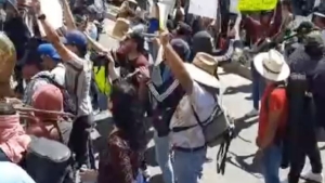 Músicos de Banda y policías tienen un enfrentamiento en Mazatlán tras las restricciones en áreas públicas