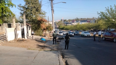Motociclista muere en choque contra poste de la luz, en Culiac&aacute;n