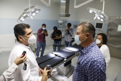 Despu&eacute;s de 8 a&ntilde;os abandonado, entrega Quirino Hospital de la Mujer en Guasave e inicia otras obras