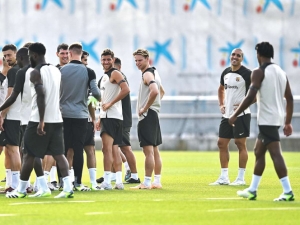 Barcelona cancela amistoso; varios jugadores tienen infecci&oacute;n