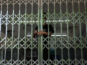 Pek&iacute;n cierra decenas de estaciones de metro ante brote de covid-19