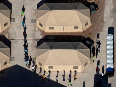 Corte de EU avala expulsar a ni&ntilde;os migrantes no acompa&ntilde;ados