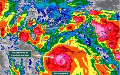 Alerta roja en Oaxaca y Guerrero por Huracán &#039;Erick&#039;