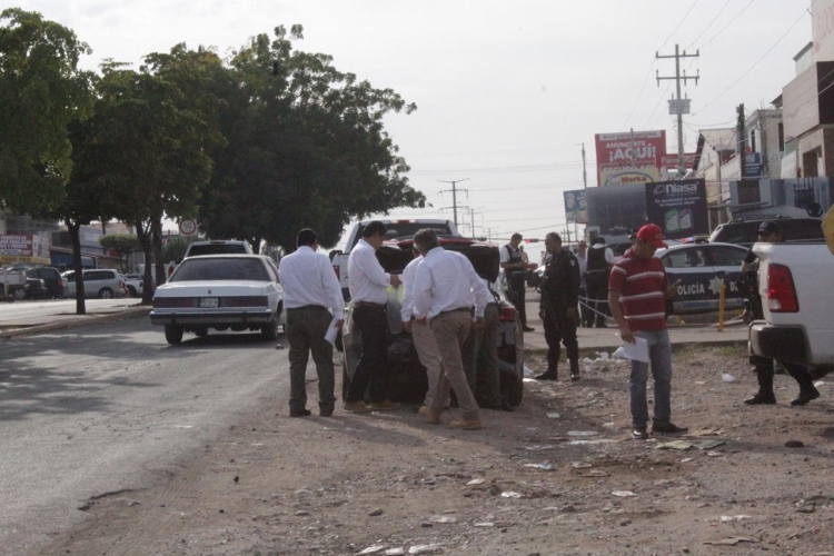 Escoltas de AMLO trastocan vialidad al registrar accidente tipo carambola en Culiacán