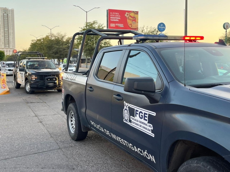 Dejan corona f&uacute;nebre frente a colegio privado de Culiac&aacute;n; genera alarma
