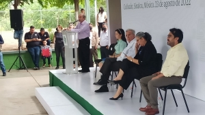 Rocha Moya da banderazo para el inicio del ciclo escolar 2022-2023 en el Cobaes 22