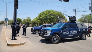 Con tanquetas y patrullas artilladas detienen paso de campesinos en manifestaci&oacute;n hacia Aeropuerto