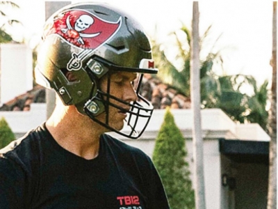Tom Brady deber&aacute; pagar 11,139 d&oacute;lares por intentar patear al liniero defensivo de los Halcones de Atlanta