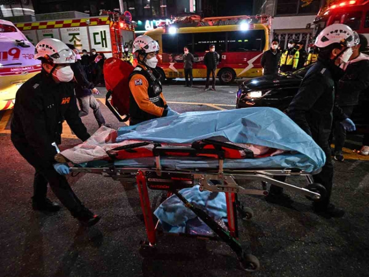 Estampida de Halloween deja 120 muertos y 100 heridos en Seúl